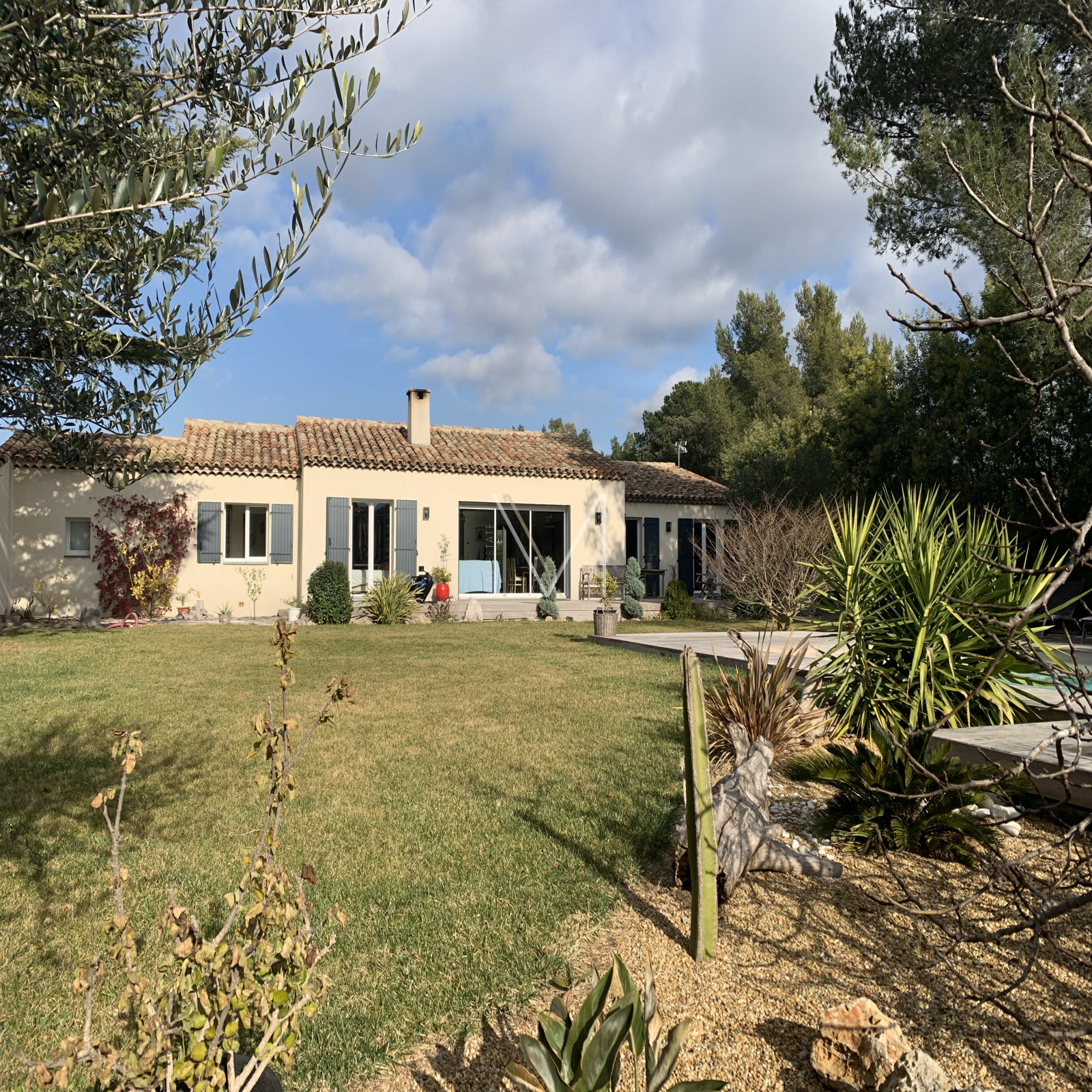 vente JOLIE MAISON DE FAMILLE DE PLEIN PIED DANS DOMAINE PRIVE PROCHE GOLF DE BEAUVALLON M